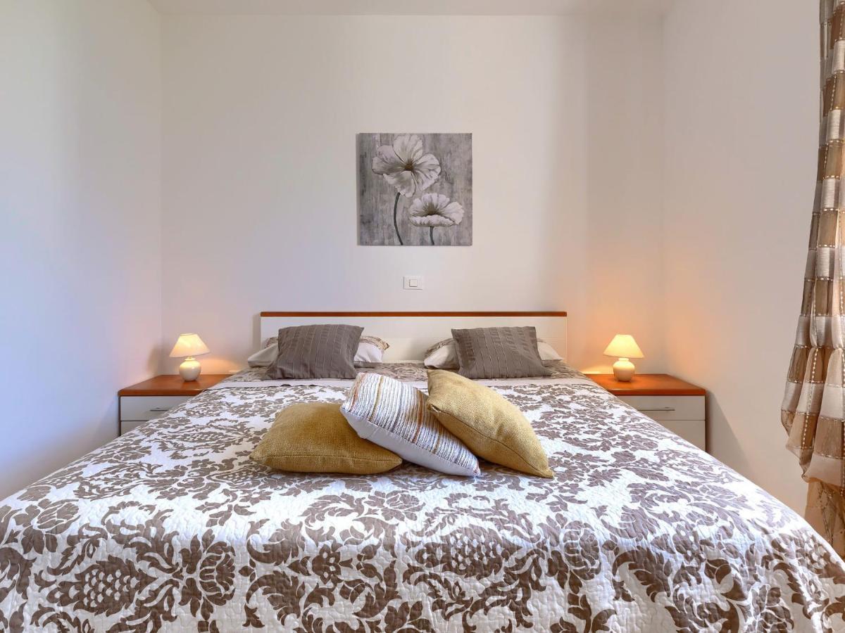 Holiday Home House Eric&Paolo By Interhome Pula Exteriör bild